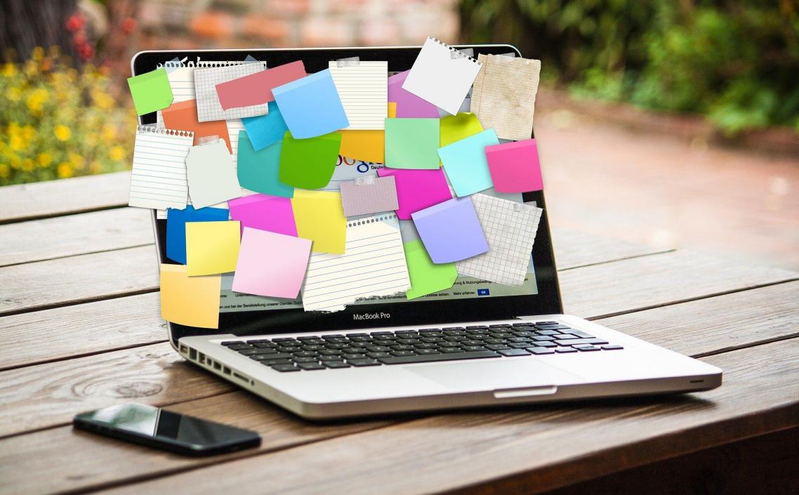 postit auf noptebook
